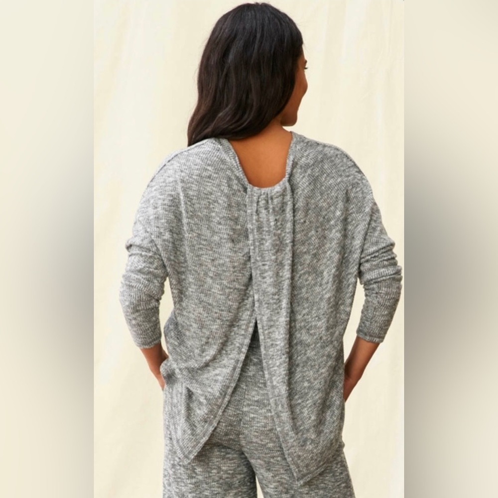 Matilda Jane Women’s Kaya Draped Back Tunic NWOT Gray Ribbed Knit Size Large - Picture 2 of 5